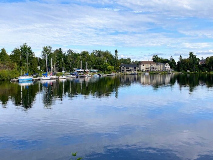 Robert Simpson Park trail along the river