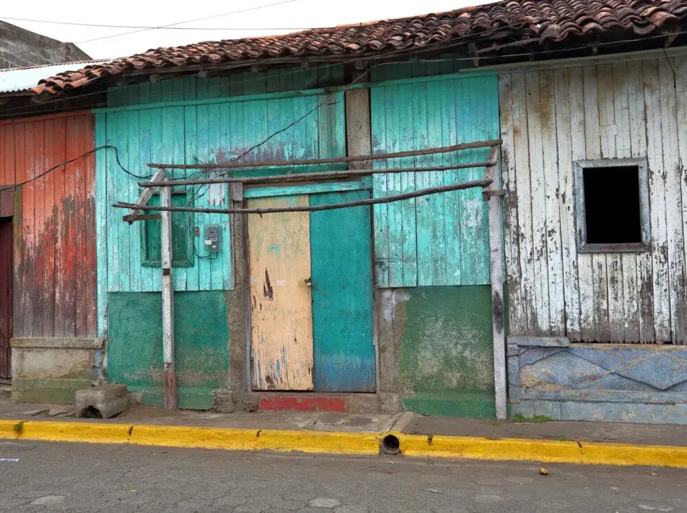 Corinto Nicaragua slums as seen from the street