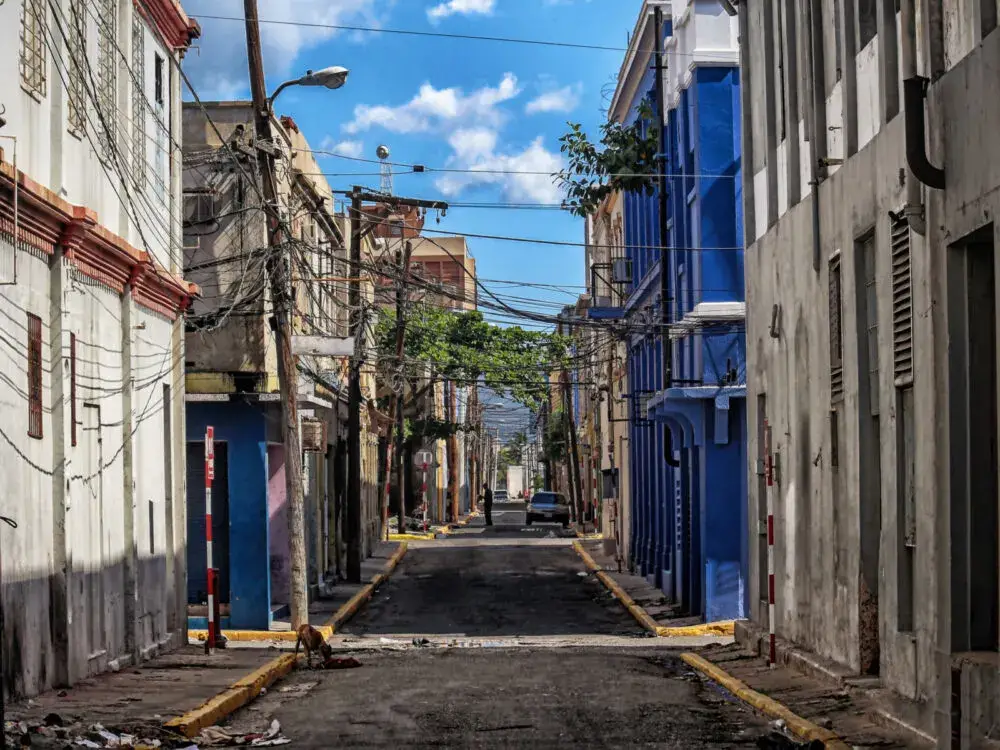 Image of a sketchy looking road in what could be a bad neighborhood in Jamaica