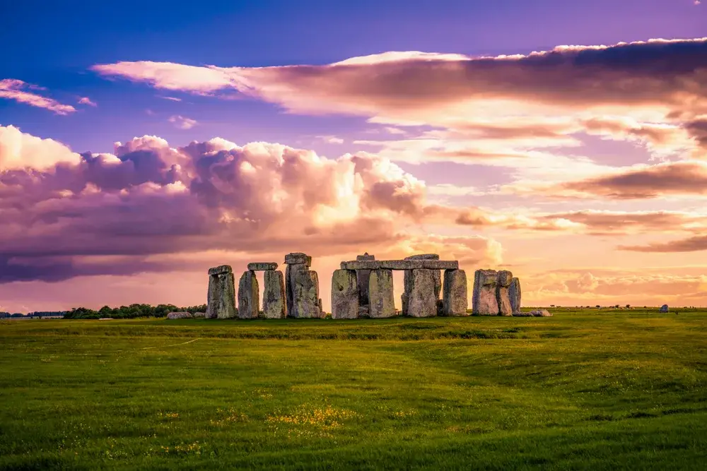 Image of Stonehenge, one of the best attractions in the country, pictured during dusk during the best time to visit England